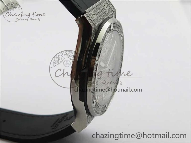 Fusion Automatic  SS Diamonds Case WWF Best Edition Diamonds Paved Dial on Black Gummy Strap HB Attractive 6821