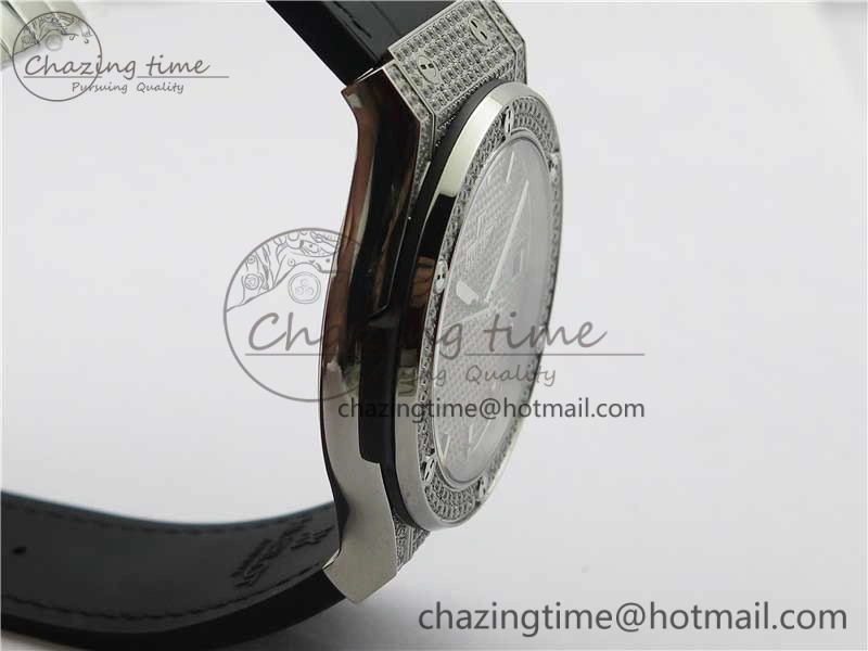 Fusion Automatic  SS Diamonds Case WWF Best Edition Diamonds Paved Dial on Black Gummy Strap HB Attractive 6821