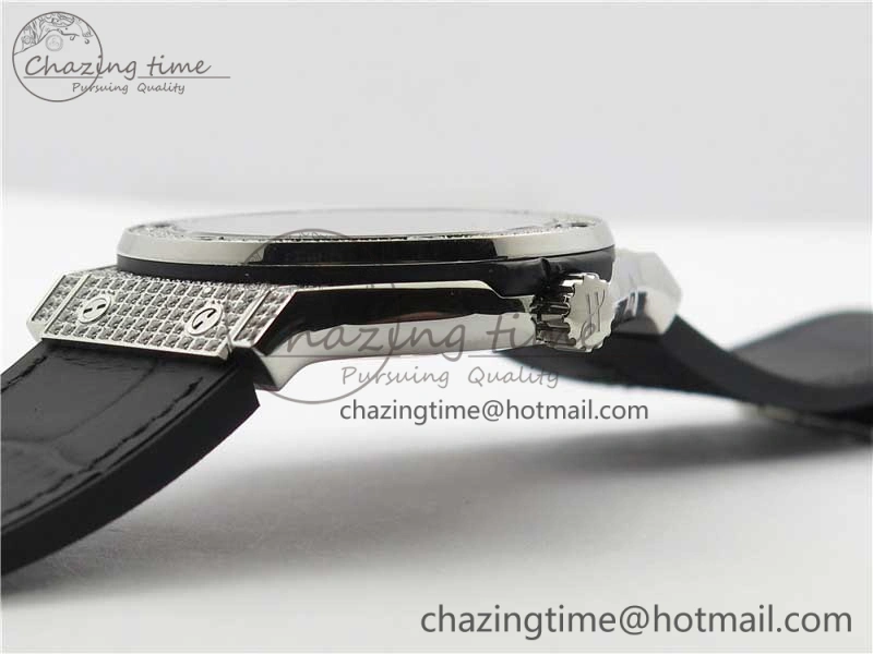 WellDesigned Fusion Automatic SS WWF Best Edition Diamonds Case Diamonds Skull Dial on Black Leather Strap HB 6827