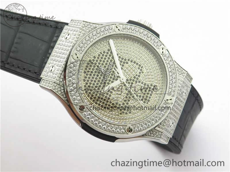 Fusion Automatic SS WWF Best Edition Diamonds Case Diamonds Skull Dial on Black Leather Strap HB Snug 6823