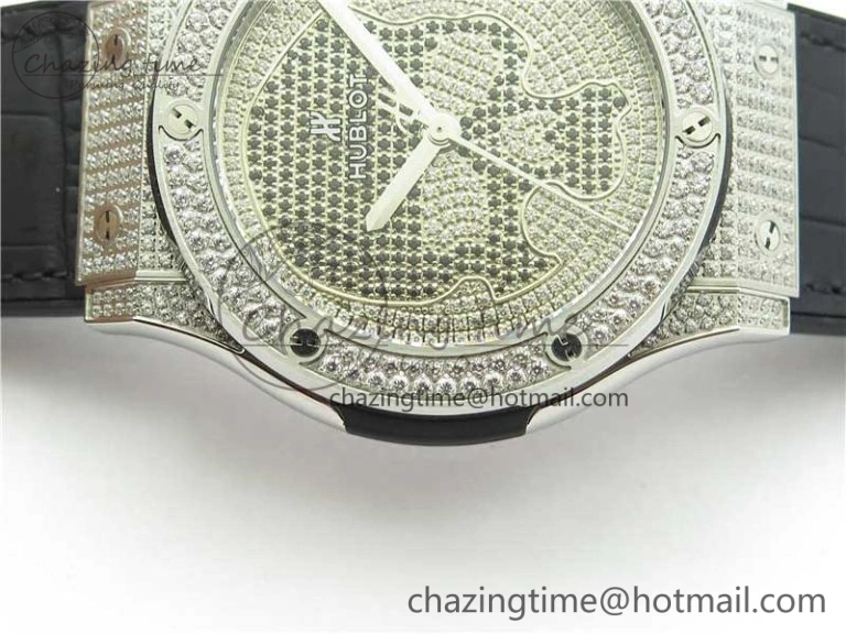Fusion Automatic SS WWF Best Edition Diamonds Case Diamonds Skull Dial on Black Leather Strap HB Snug 6823