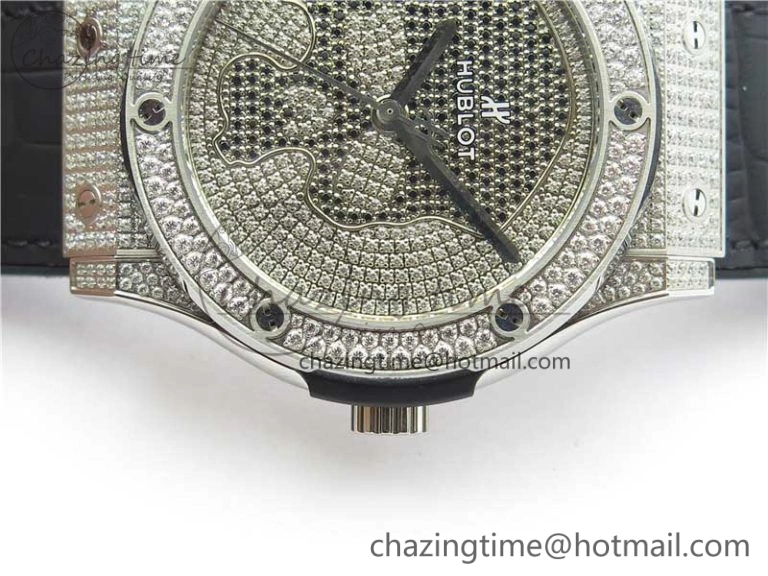 Fusion Automatic SS WWF Best Edition Diamonds Case Diamonds Skull Dial on Black Leather Strap HB Snug 6823