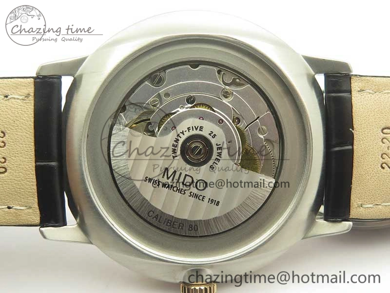 Commander Big Date RG OXF White Dial on Black Leather Strap A Flexible 7607