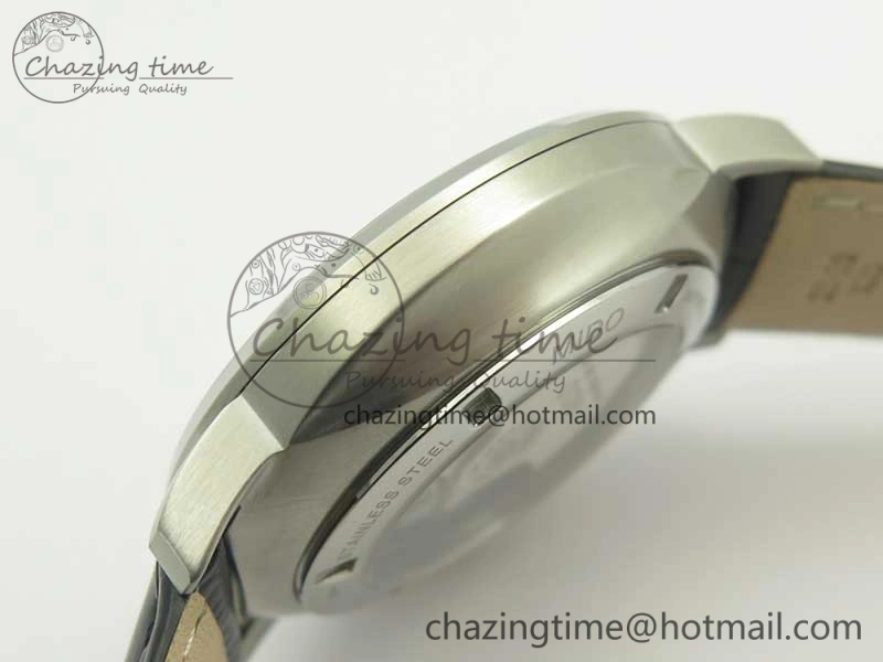 Commander Big Date SS OXF Gray Dial on Black Leather Strap A Modern 7608