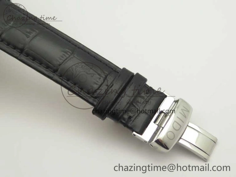 Commander Big Date SS OXF Gray Dial on Black Leather Strap A Modern 7608