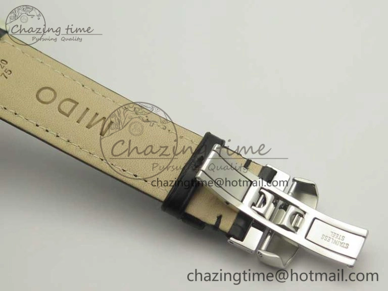 Commander Big Date SS OXF Gray Dial on Black Leather Strap A Modern 7608