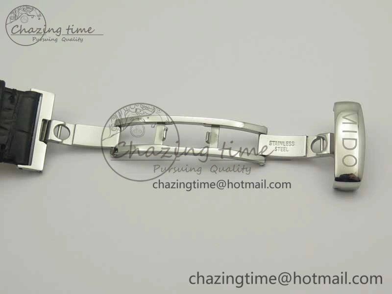Commander Big Date SS OXF Gray Dial on Black Leather Strap A Modern 7608