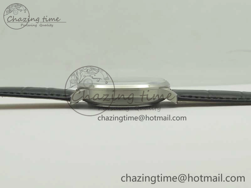 Commander Big Date SS OXF Gray Dial on Black Leather Strap A Modern 7608