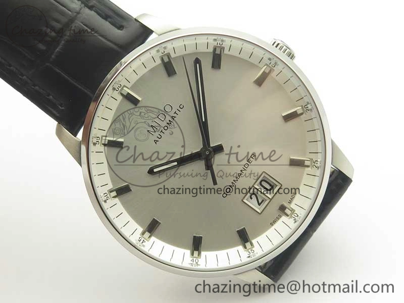 Commander Big Date SS OXF White Dial on Black Leather Strap A Soft 7610