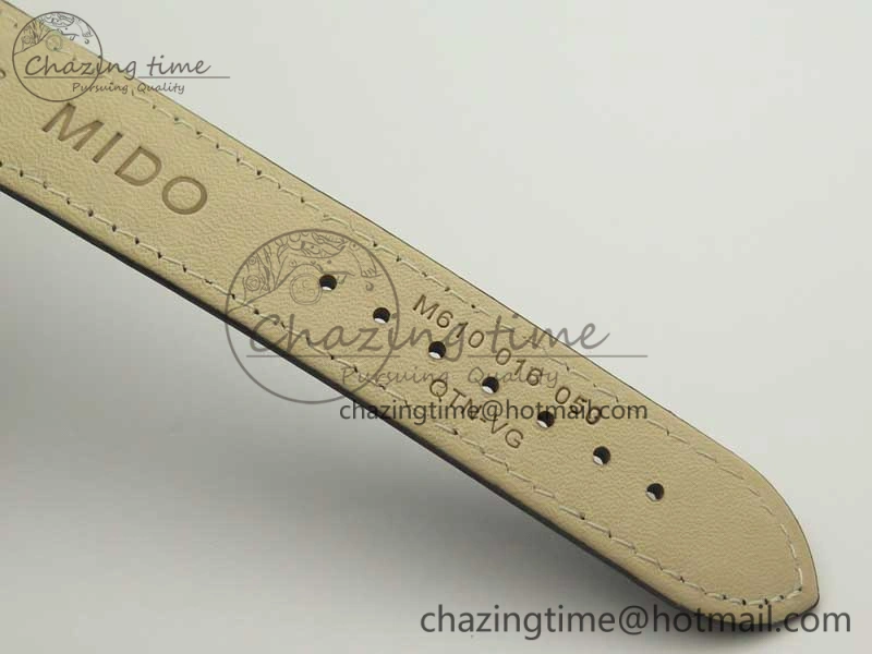 Commander Big Date SS OXF White Dial on Black Leather Strap A Soft 7610