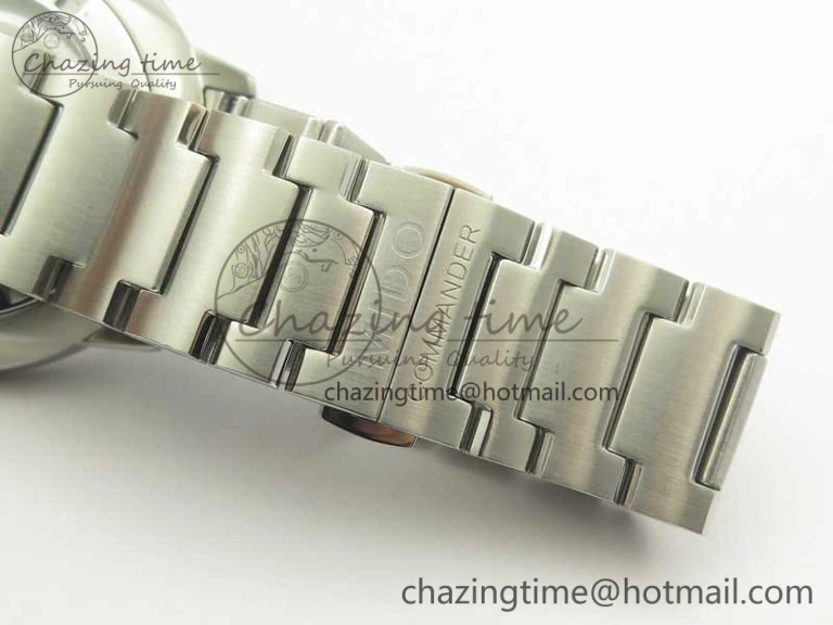 Functional Commander Big Date SS OXF White Dial on SS Bracelet A 7606