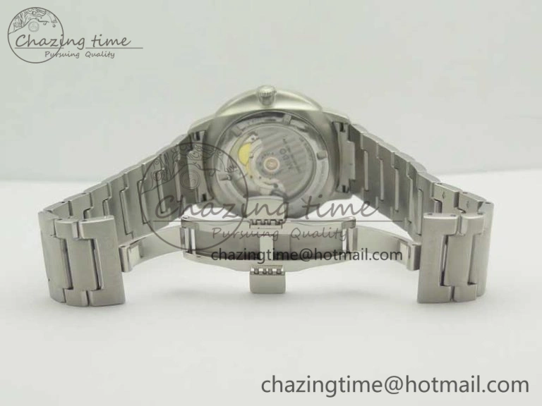 Functional Commander Big Date SS OXF White Dial on SS Bracelet A 7606
