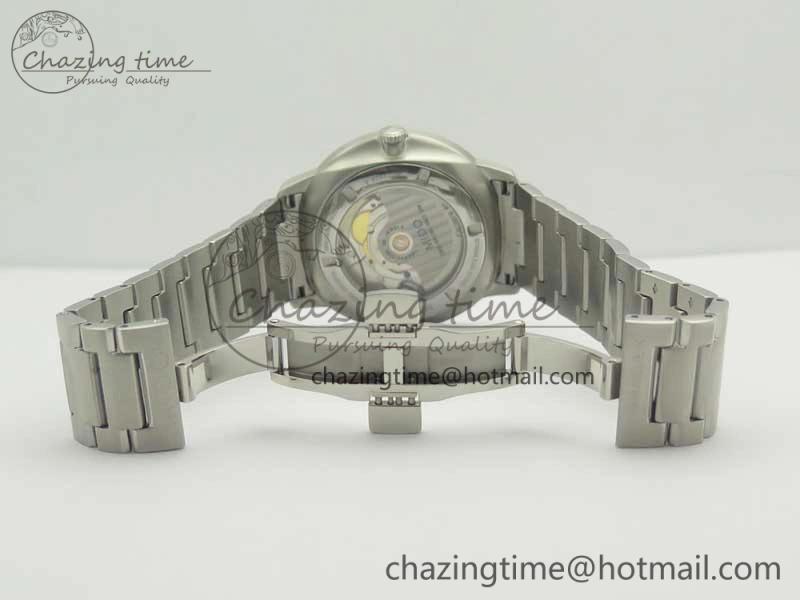 Functional Commander Big Date SS OXF White Dial on SS Bracelet A 7606
