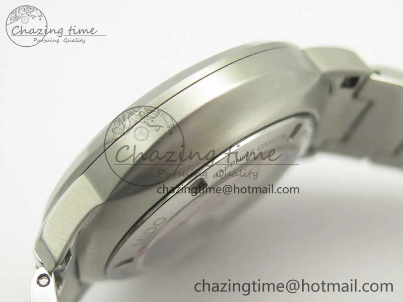 Functional Commander Big Date SS OXF White Dial on SS Bracelet A 7606