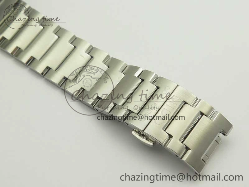 Functional Commander Big Date SS OXF White Dial on SS Bracelet A 7606