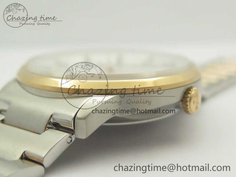 Commander Big Date SS RG OXF White Dial on SS RG Bracelet A WellDesigned 7604