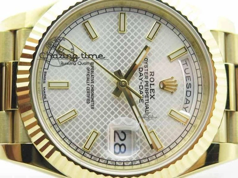 Fashionable Day-Date 40mm 228238 YG Noob 1:1 Best Edition Silver Dial On YG President Bracelet A 3710