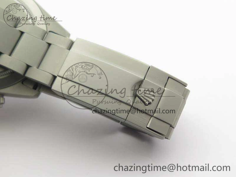 Daytona Newman Sandblasted SS White Black Dial On SS Bracelet A Minimalist 3522