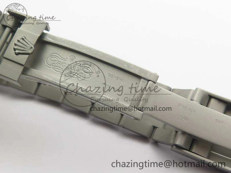 Daytona Newman Sandblasted SS White Black Dial On SS Bracelet A Minimalist 3522