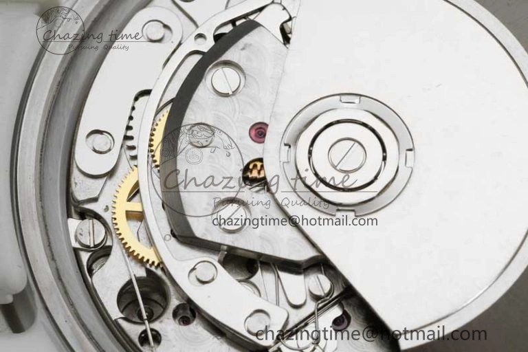 Daytona White Ceramic 5GF Best Edition Meteorite Dial on White Rubber Strap A Lightweight 2327