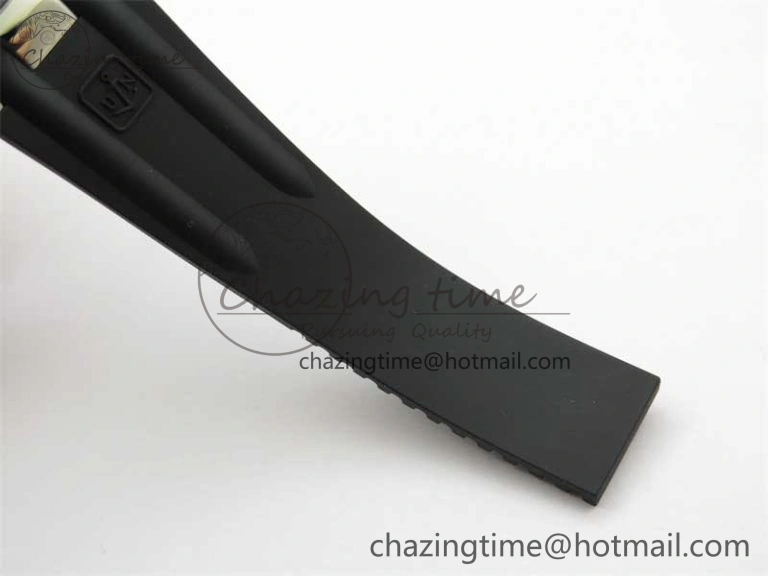 Executive El Toro SS 3EF 1:1 Best Edition Black Dial on Black Rubber Strap Asian UN- EasyMatch 9808