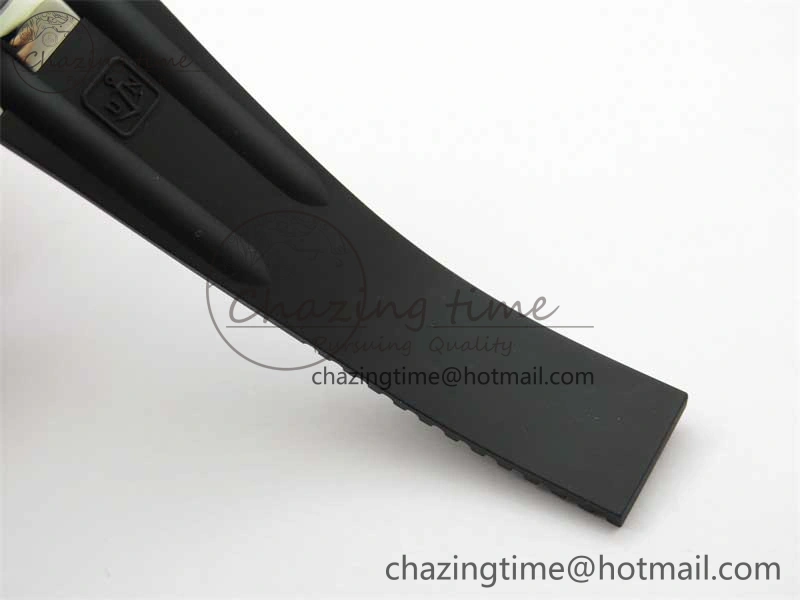 Executive El Toro SS 3EF 1:1 Best Edition Black Dial on Black Rubber Strap Asian UN- EasyMatch 9808