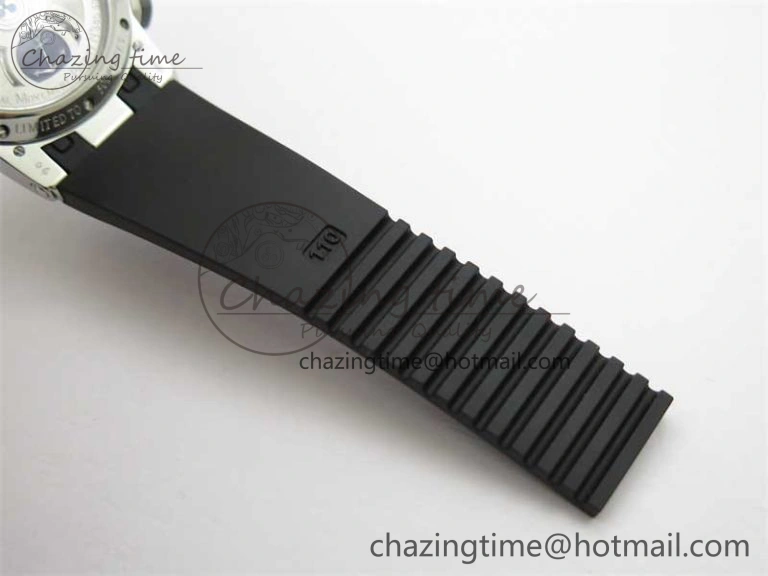 Executive El Toro SS 3EF 1:1 Best Edition Black Dial on Black Rubber Strap Asian UN- EasyMatch 9808