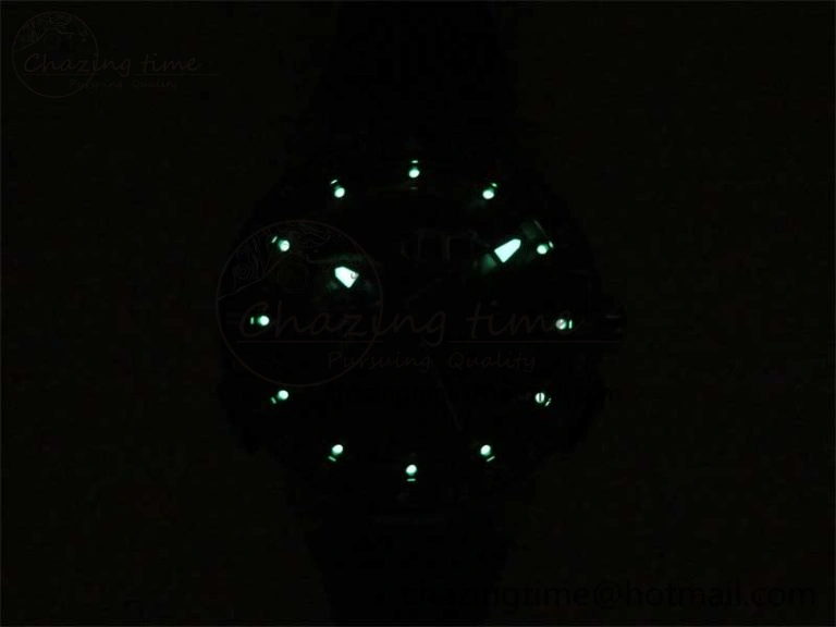 Executive El Toro SS 3EF 1:1 Best Edition Black Dial on Black Rubber Strap Asian UN- EasyMatch 9808