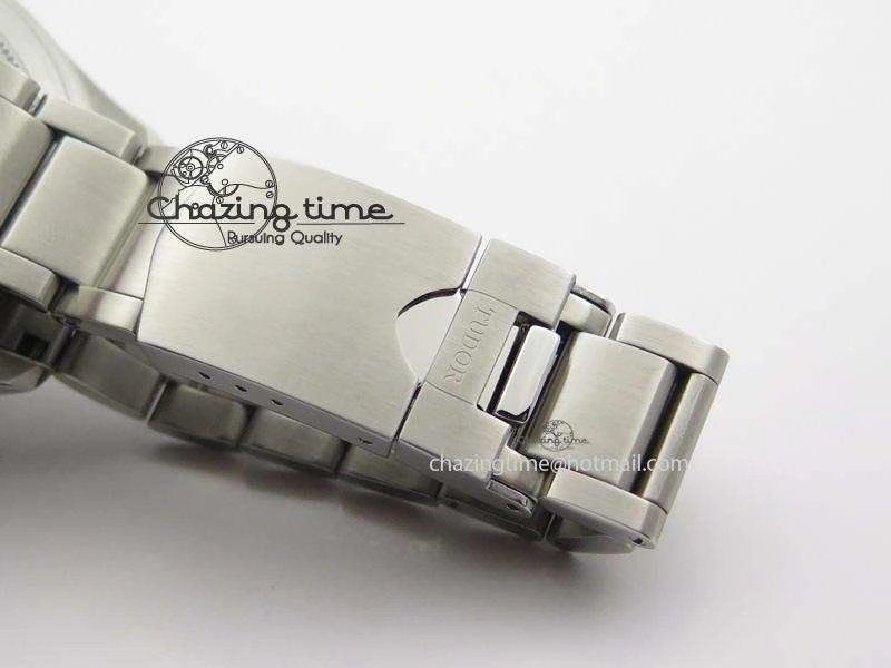 GranTour Chronograph SS White Dial On SS Bracelet A Original 9791