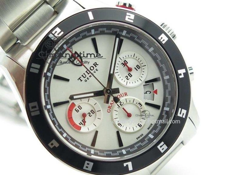 GranTour Chronograph SS White Dial On SS Bracelet A Original 9791