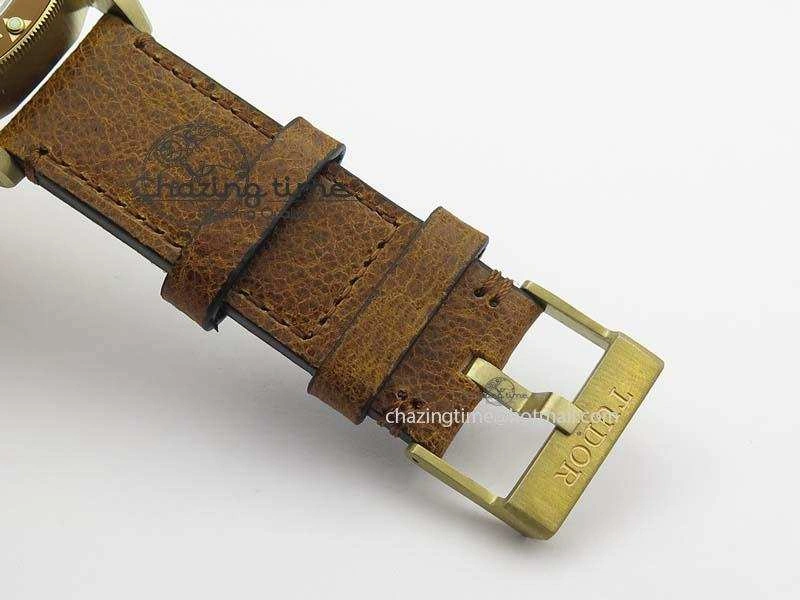 WeatherProof Heritage Black Bay Bronze V6F Best Edition On Brown Leather Strap A2824 ( Free Nato Strap ) V 9782