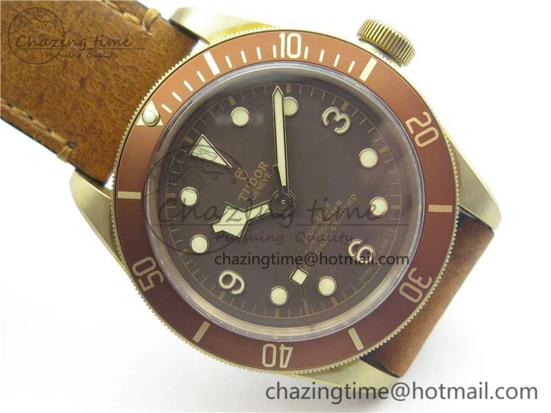 Heritage Black Bay Bronze XF 1:1 Best Edition on Brown Leather Strap A5612 V5  (Free Nato Strap) Compact 9762
