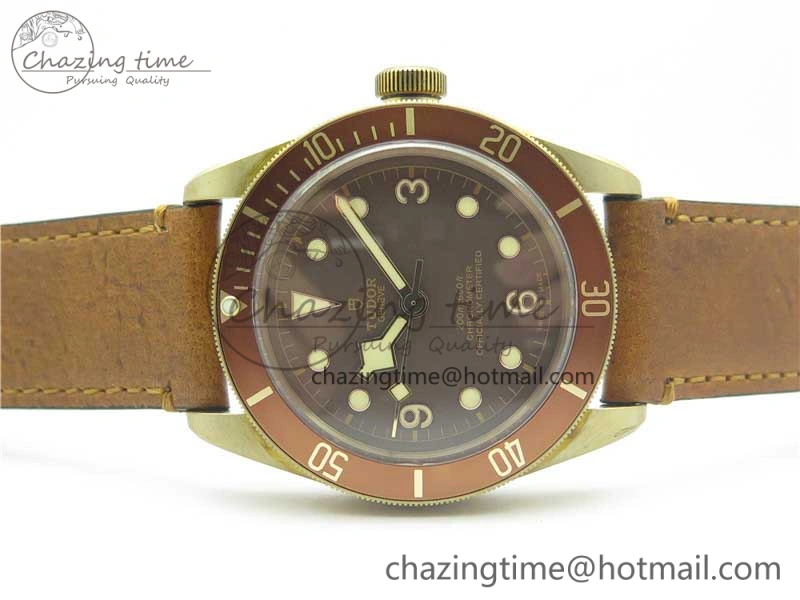 Heritage Black Bay Bronze XF 1:1 Best Edition on Brown Leather Strap A5612 V5  (Free Nato Strap) Compact 9762