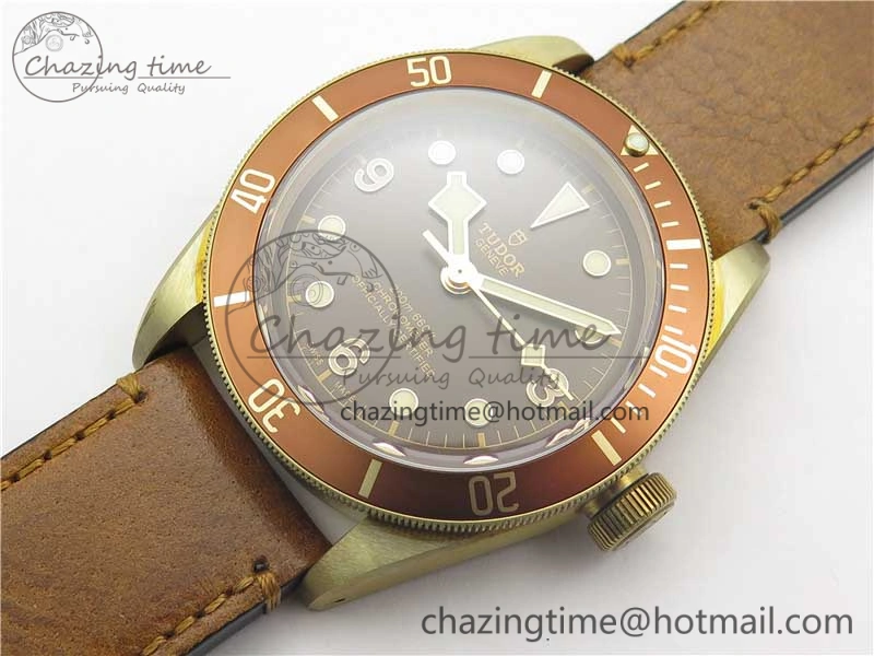 Heritage Black Bay Bronze XF 1:1 Best Edition on Brown Leather Strap A5612 V5  (Free Nato Strap) Compact 9762