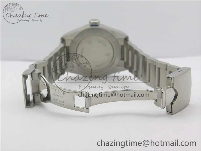 EasyCare Heritage Black Bay M79230B-0008 SS ZF 1:1 Best Edition Blue Bezel Black Dial on SS Bracelet A2824 (Free box) 9761