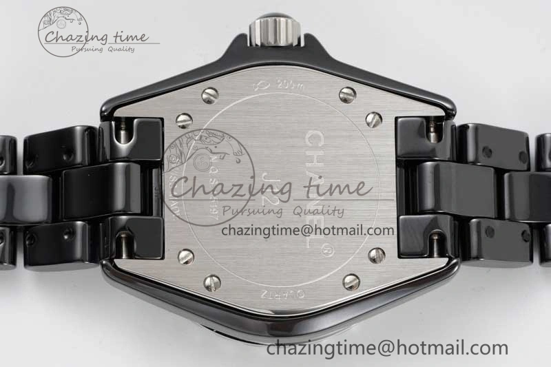 Chic J13 33mm Black Ceramic HTF 1:1 Best Edition Black Dial Diamonds Markers on Bracelet Swiss Quartz 6479