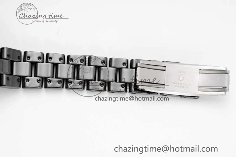 Chic J13 33mm Black Ceramic HTF 1:1 Best Edition Black Dial Diamonds Markers on Bracelet Swiss Quartz 6479
