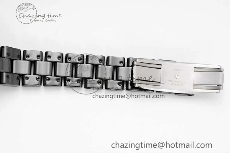 Chic J13 33mm Black Ceramic HTF 1:1 Best Edition Black Dial Diamonds Markers on Bracelet Swiss Quartz 6479