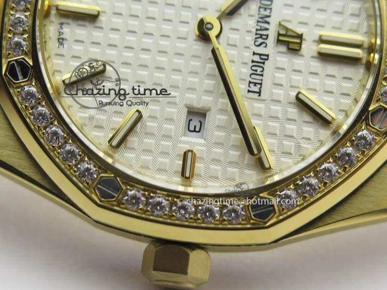Bold Lady Royal Oak 33mm 15000 YG JF 1:1 Best Edition White Textured Dial On YG Bracelet Ronda Quartz 5035