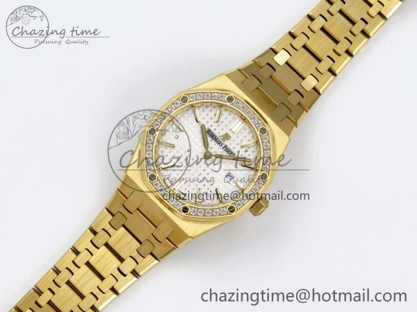 UrbanChic Lady Royal Oak 33mm 67651 Diamonds Bezel YG ZF 1:1 Best Edition White Textured Dial on YG Bracelet RONDA Quartz 4477