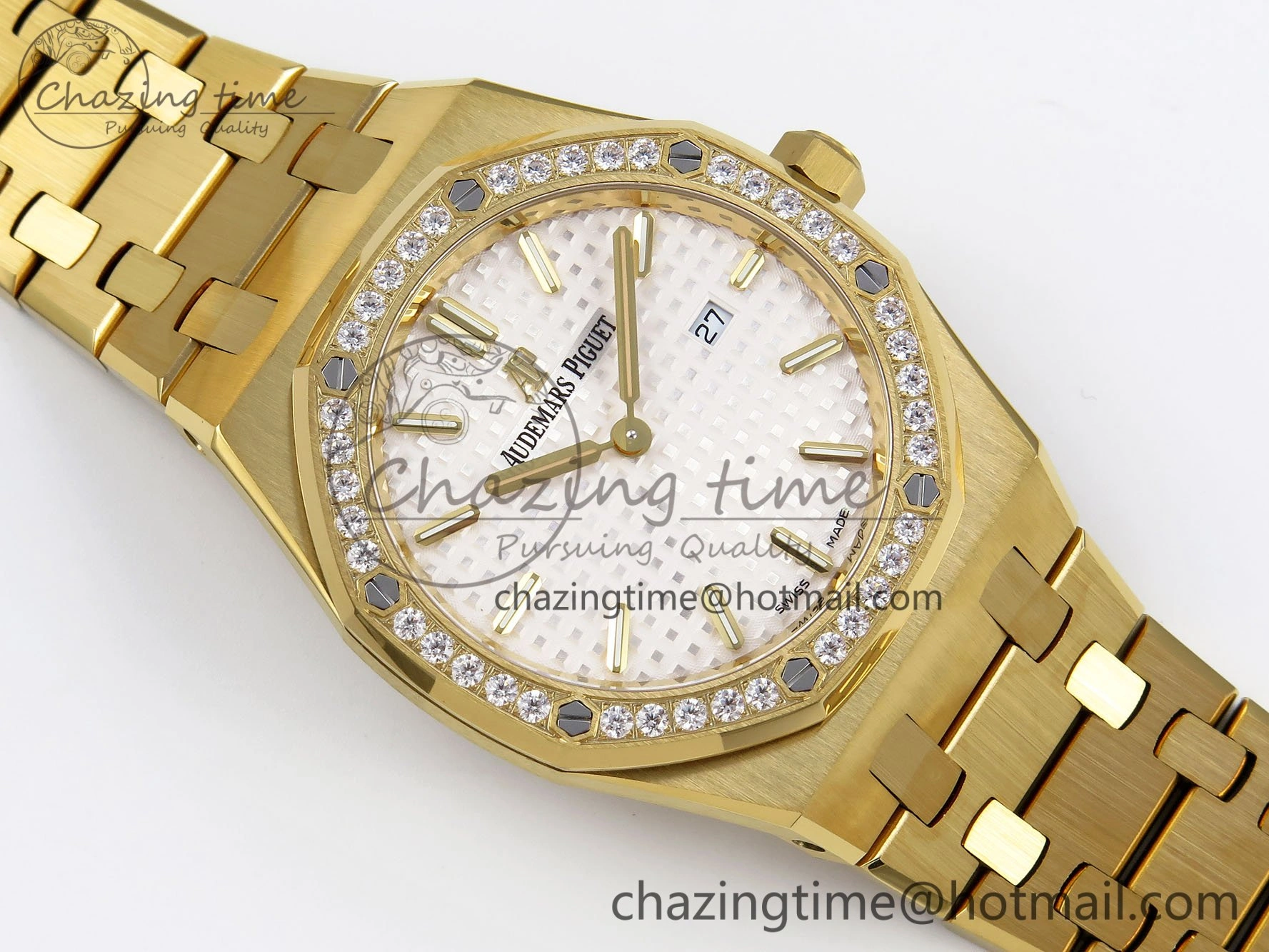 UrbanChic Lady Royal Oak 33mm 67651 Diamonds Bezel YG ZF 1:1 Best Edition White Textured Dial on YG Bracelet RONDA Quartz 4477