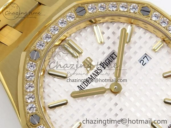 UrbanChic Lady Royal Oak 33mm 67651 Diamonds Bezel YG ZF 1:1 Best Edition White Textured Dial on YG Bracelet RONDA Quartz 4477