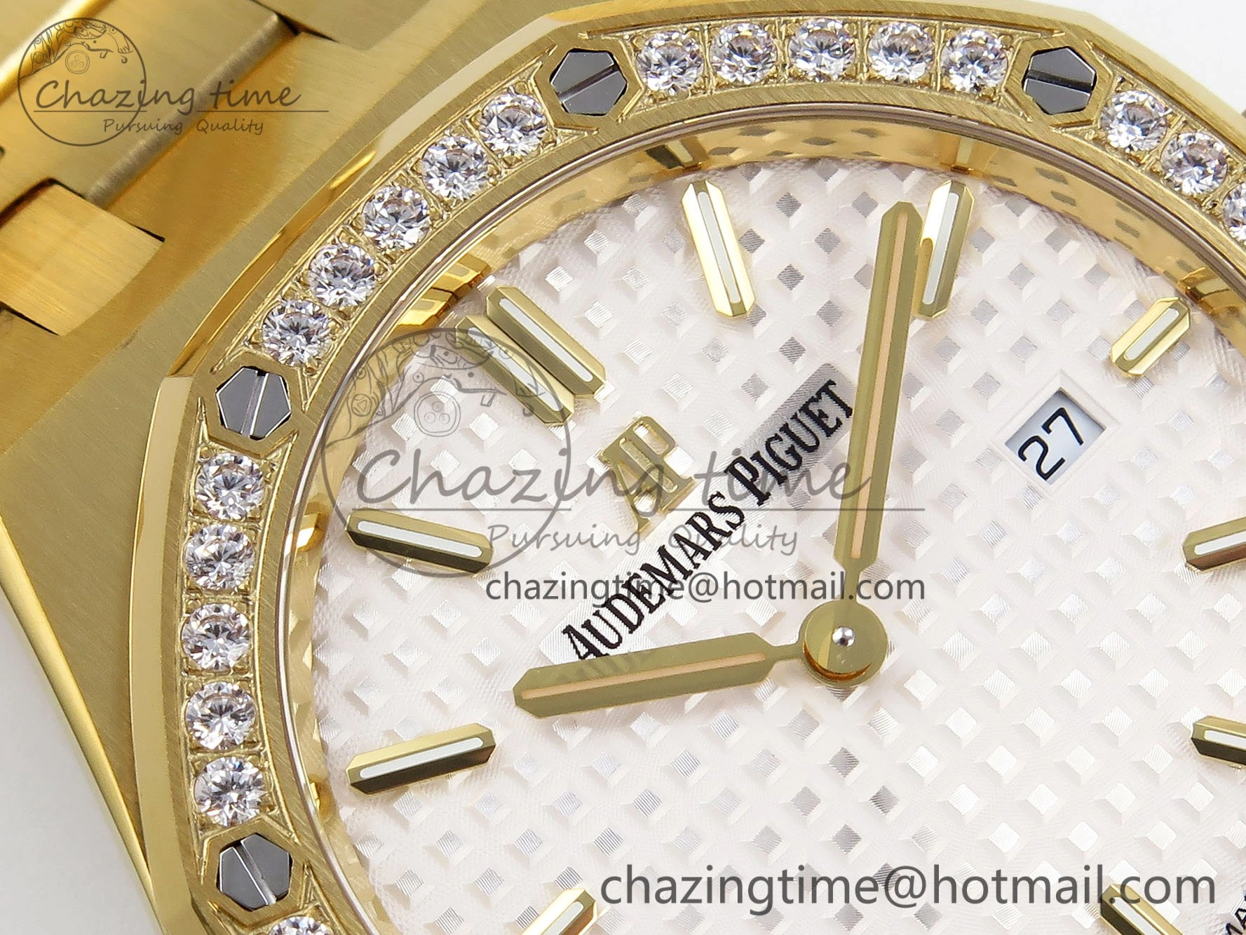 UrbanChic Lady Royal Oak 33mm 67651 Diamonds Bezel YG ZF 1:1 Best Edition White Textured Dial on YG Bracelet RONDA Quartz 4477