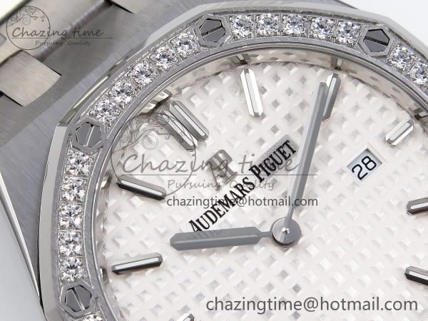 Lady Royal Oak 33mm 67651 Diamonds SS ZF 1:1 Best Edition White Textured Dial on SS Bracelet RONDA Quartz SmoothTexture 4480