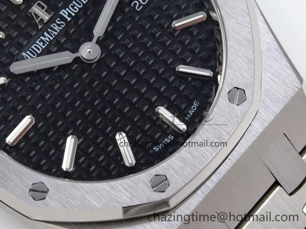 UrbanStyle Lady Royal Oak 33mm 67651 SS ZF 1:1 Best Edition Black Textured Dial on SS Bracelet RONDA Quartz 4487