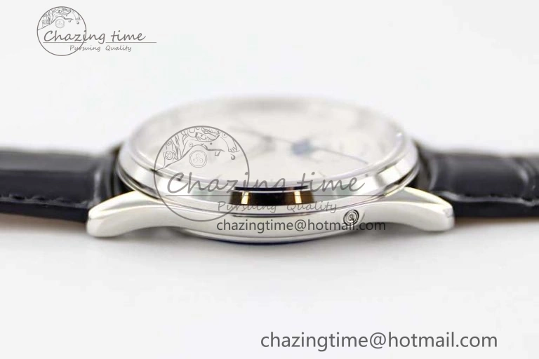 Master Ultra Thin Moon 1368420 SS Q8F 1:1 Best Edition White Dial on Black Leather Strap A Durable 7436