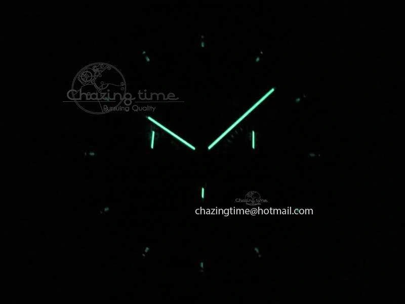 Montblanc Timewalker Chrono SS White Dial RG Numerals On Leather Strap A ZipUp 7621