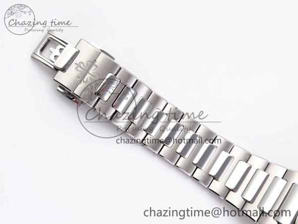 TravelReady NAUTILUS 7118 LADIES SS PPF 1:1 BEST EDITION BLUE DIAL DIAMONDS BEZEL ON SS BRACELET 324CS 8770