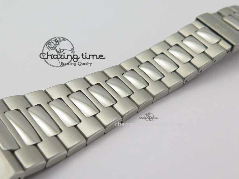 Nautilus 5726 Complicated SS Blue Textured Dial On SS Bracelet A Comfortable 9075