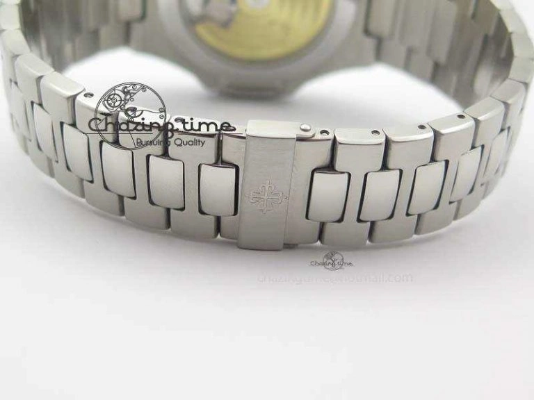 Nautilus 5726 Complicated SS Blue Textured Dial On SS Bracelet A Comfortable 9075
